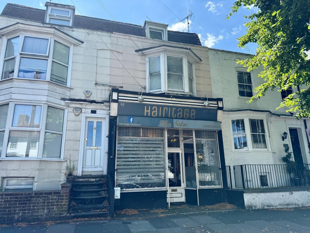 Lot: 116 - VACANT MIXED-USE BUILDING IN TOWN CENTRE - Mid-terrace mixed use building